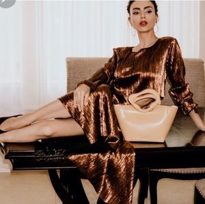 HOUSE OF HARLOW x REVOLVE  METALLIC TOP & SKIRT